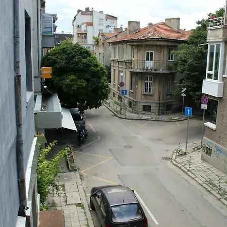 Апартамент Cosy In City Center Close To The Beach Варна